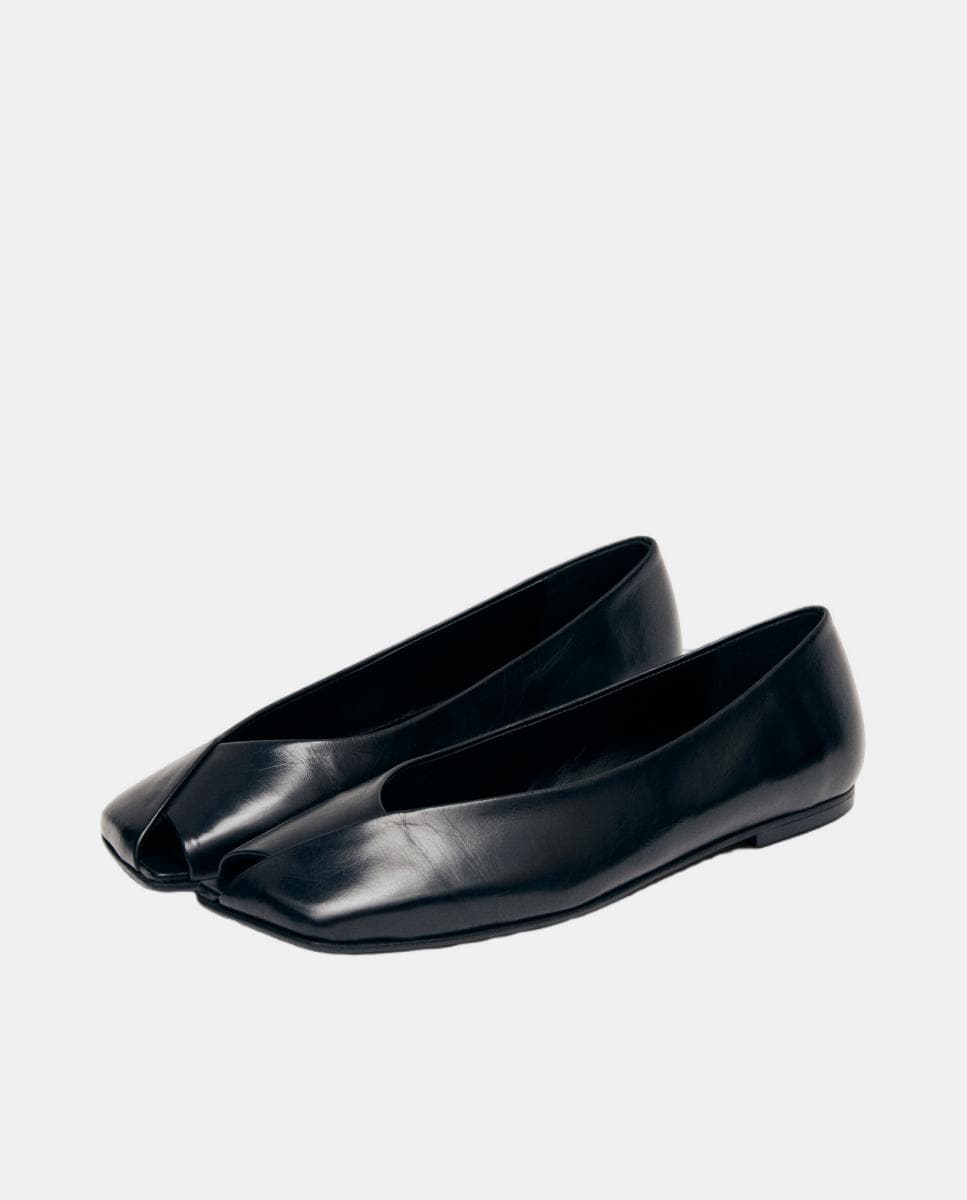 Sabrinas com Biqueira Diagonal Preto-2