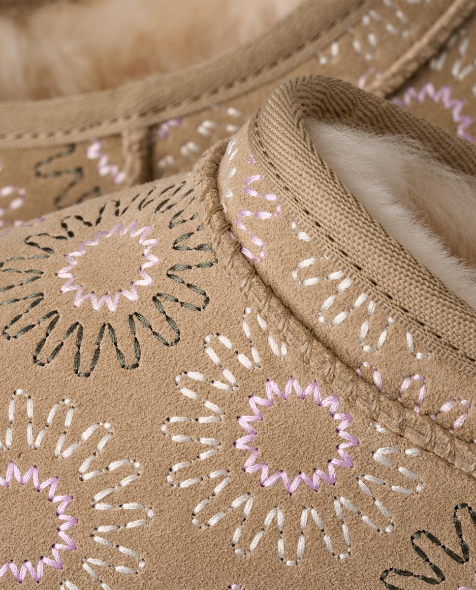 Botins Rasos Forrados a Pelo Classic Micro Sun Stitch Natural-6