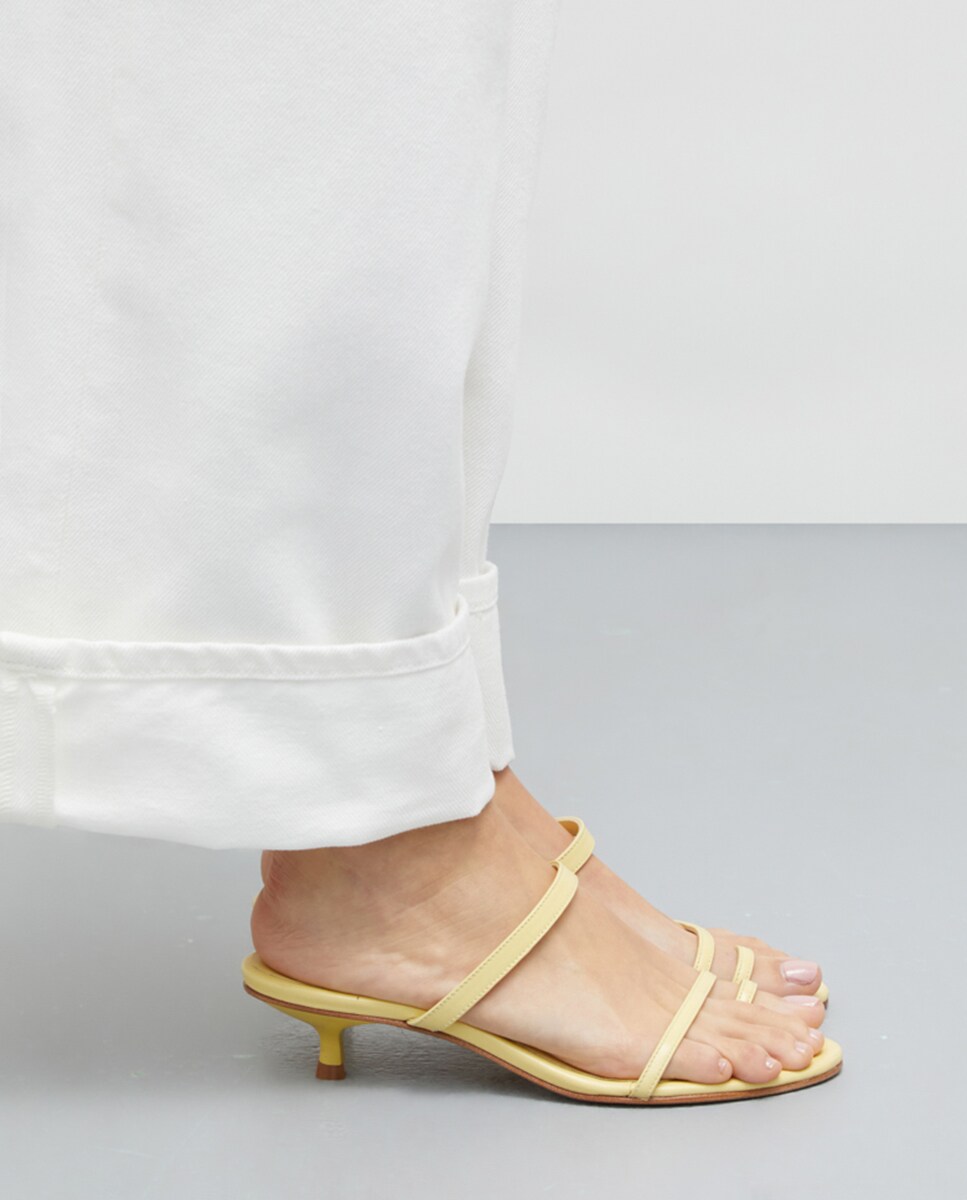 Kitten Heel Sandal In Leather Amarelo-trigo-4