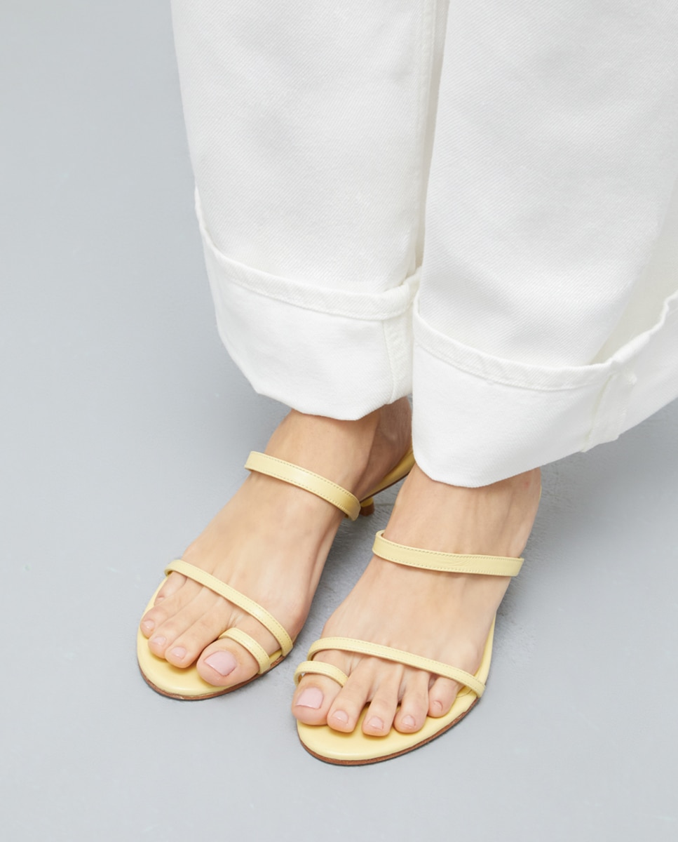 Kitten Heel Sandal In Leather Amarelo-trigo-6