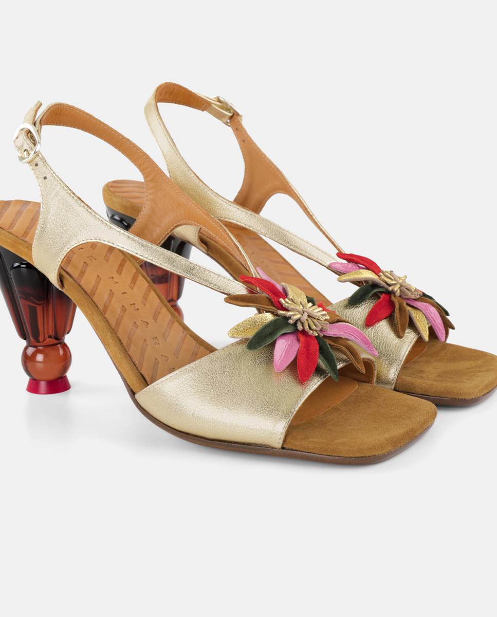 Sandálias em Pele com Flor Multicolor e Salto de 70 mm - Champanhe Prata-5