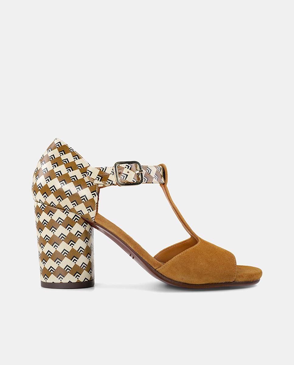 Imagem 0 de Sandálias em Pele com Salto Quadrado