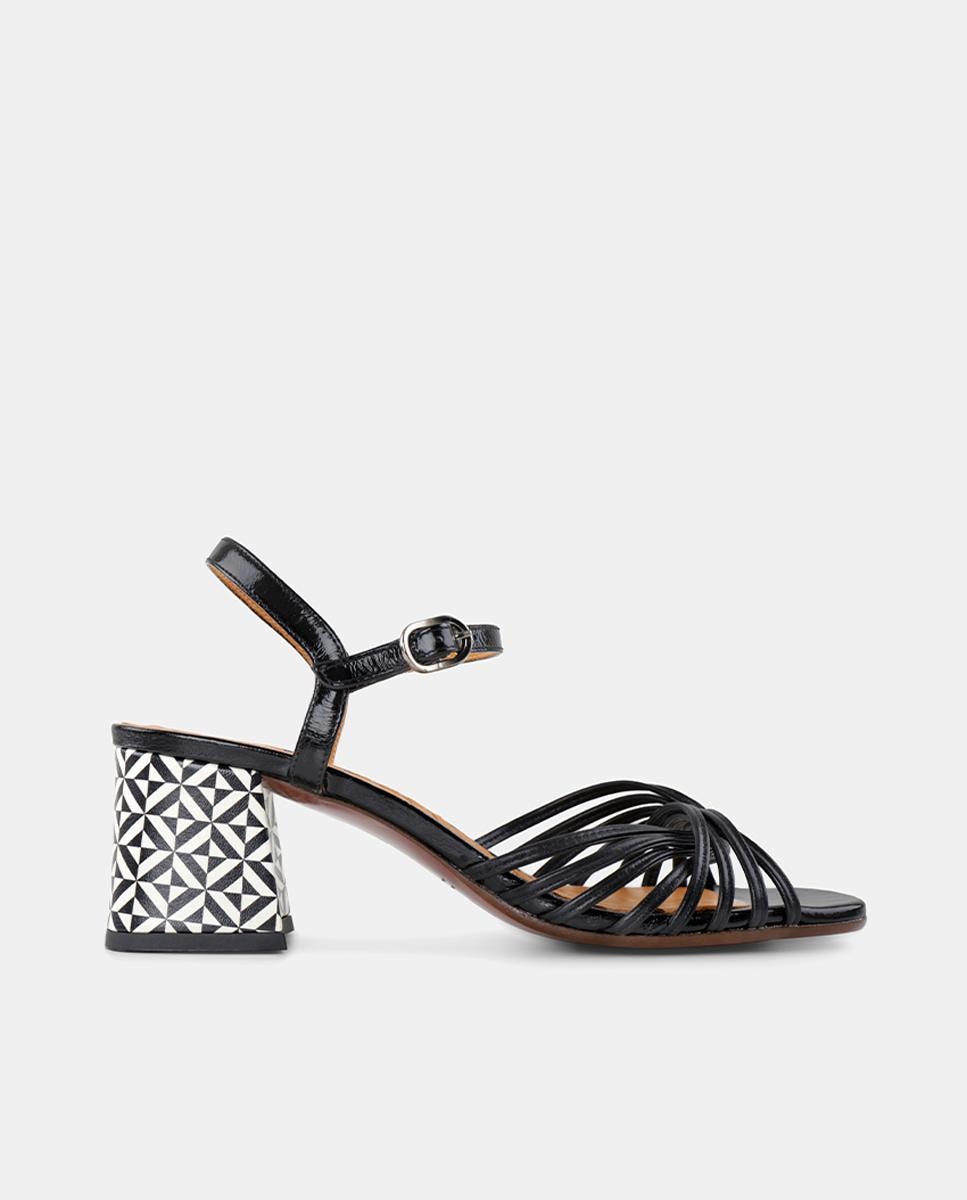 Imagem 0 de Sandálias em Pele com Salto Quadrado