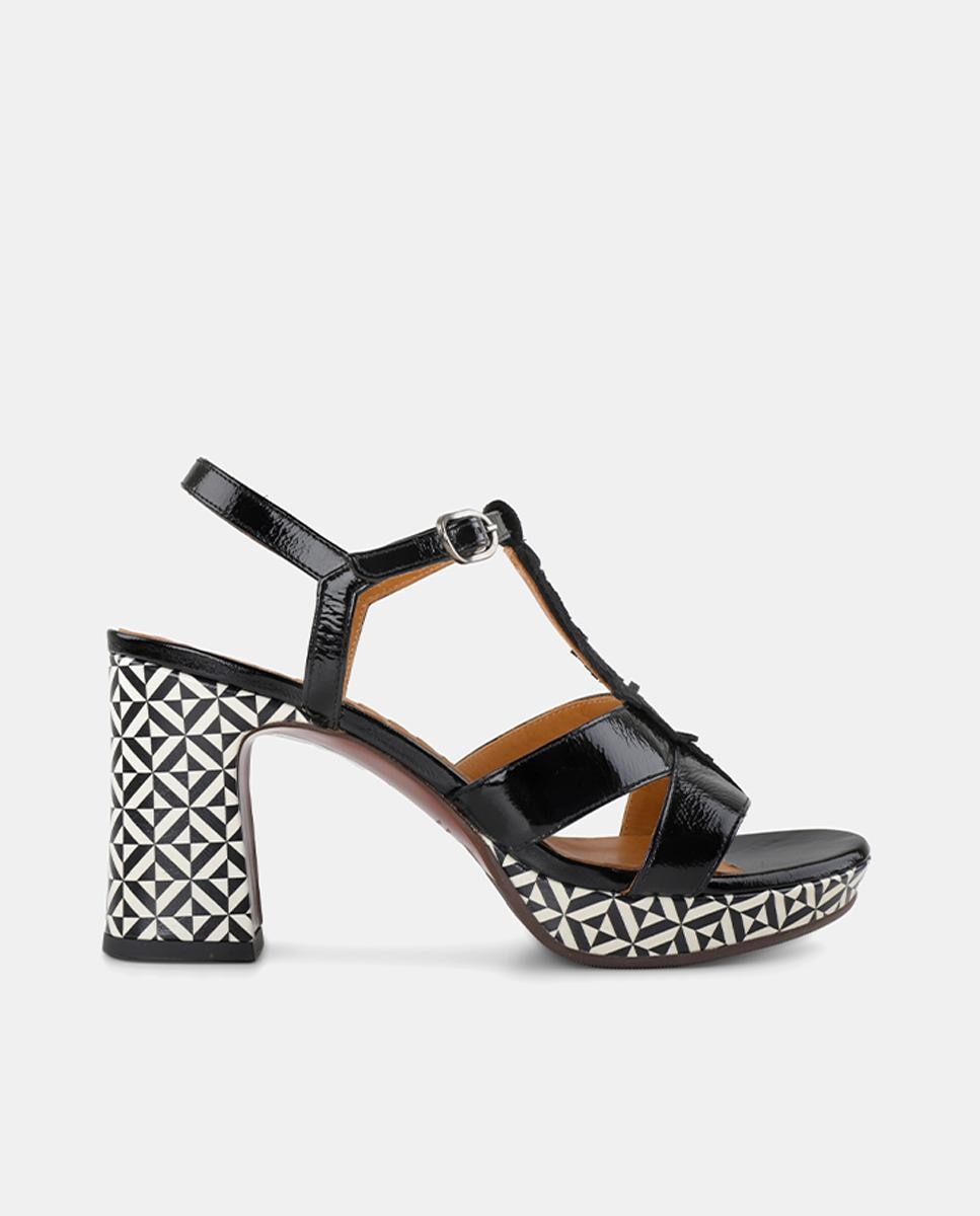 Imagem 0 de Sandálias em Pele com Salto Quadrado