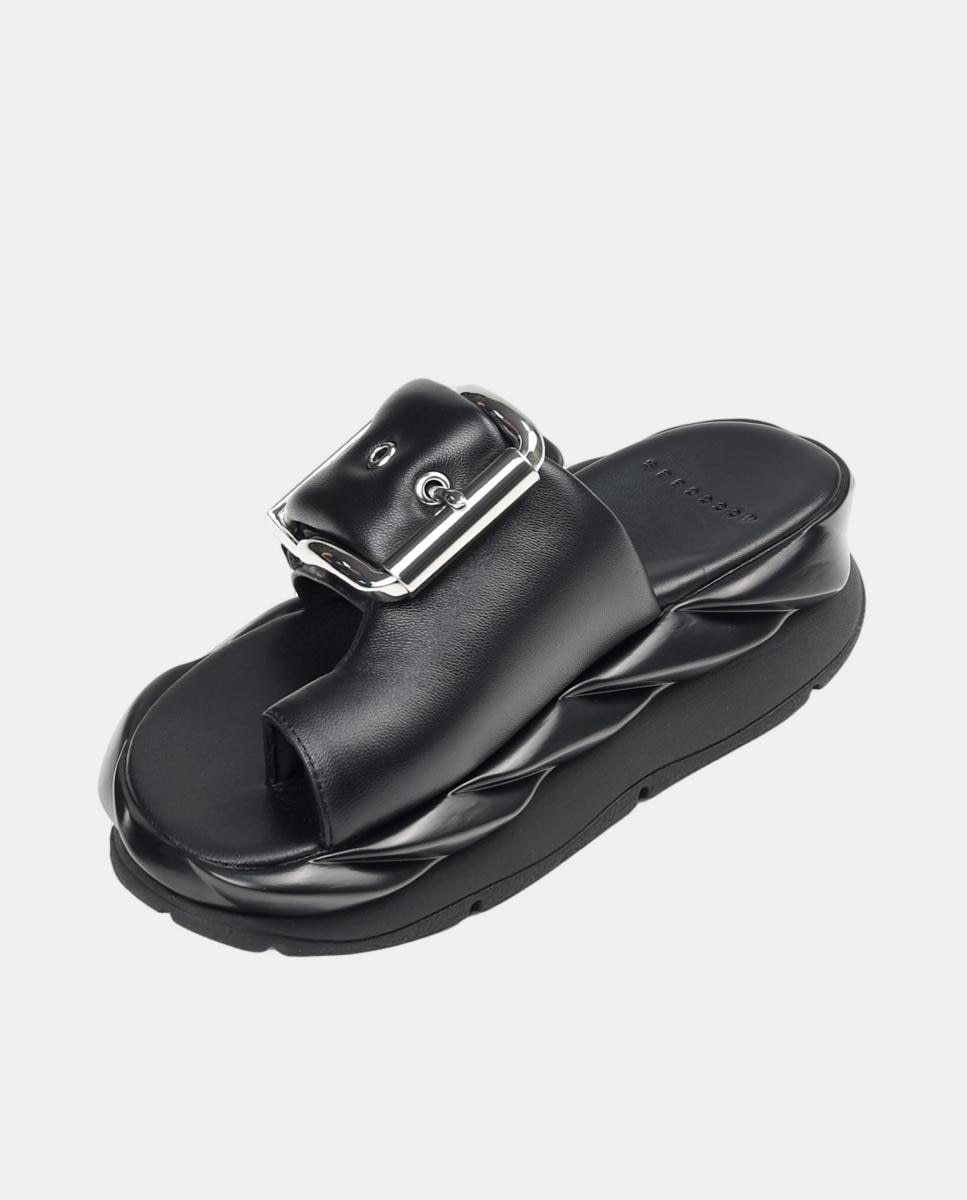 Sandálias em Pele com Plataforma e Adorno de Fivela Preto-5