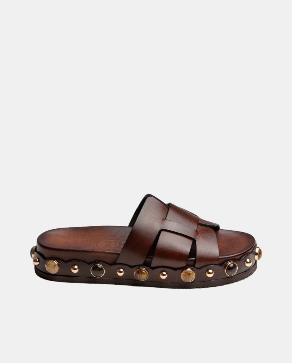 Imagem 0 de Sandálias Rasas em Pele com Apliques