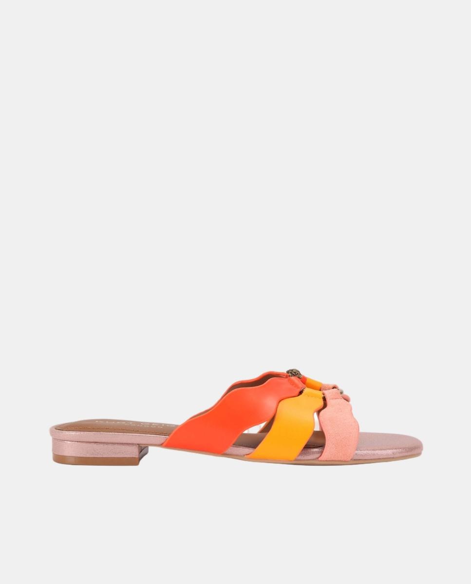 Imagem 0 de Sandálias com Tiras em Camurça e Salto Quadrado