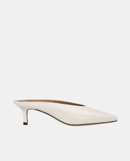 Zapato tacón destalonado