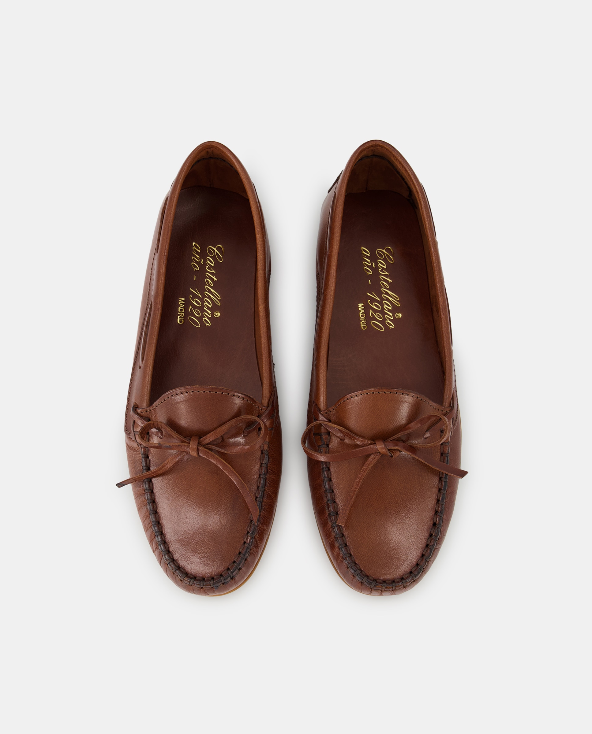 Mocassins com Adorno de Laço, Sola de Borracha e em Pele Castanho-claro-4