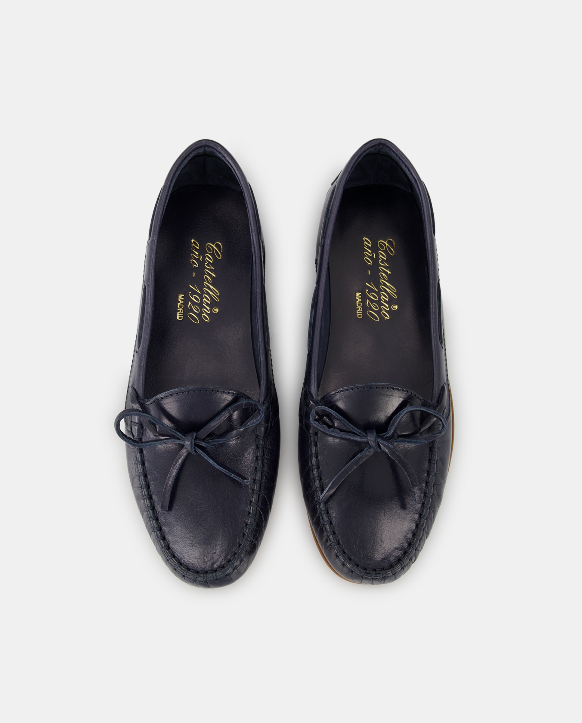 Mocassins com Adorno de Laço, Sola de Borracha e em Pele Azul-marinho-4