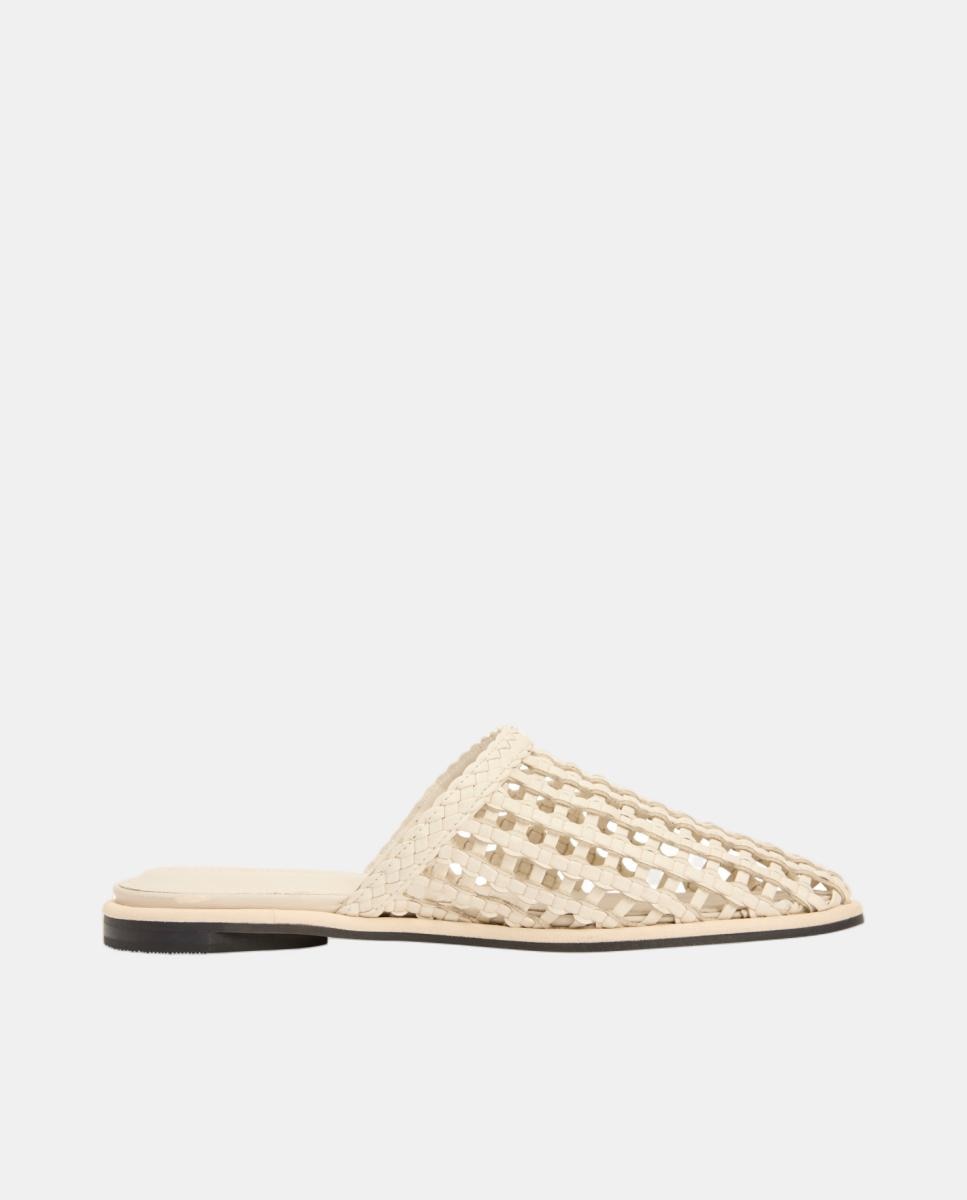 Imagem 0 de Sapatos Tipo Mules em Pele Entrançada