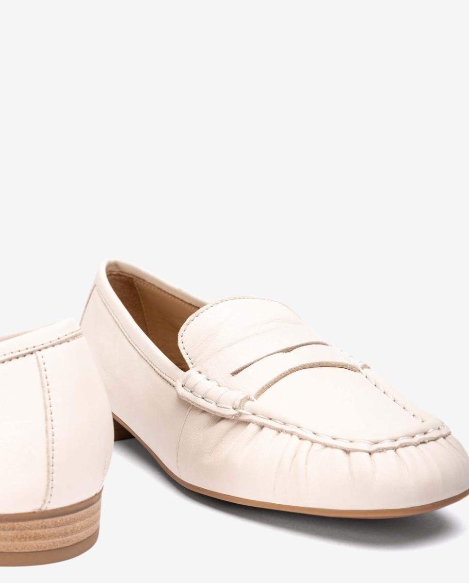 Mocassins com Franzido na Biqueira Branco-marfim-4