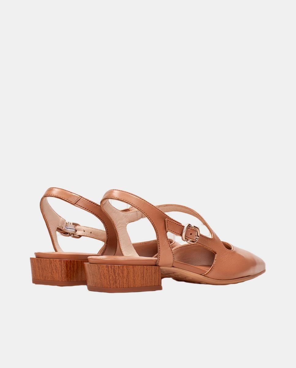 Sapatos Rasos em Pele com Tira no Peito do Pé Castanho-claro-3