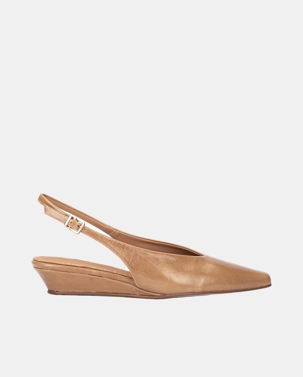 Imagem 0 de Sapatos Tipo Mules com Cunha