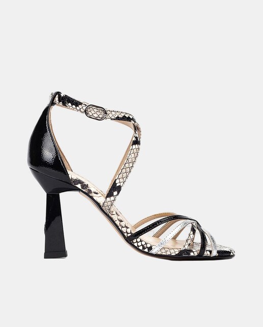 Imagem 0 de Sandálias em Pele com Tacão