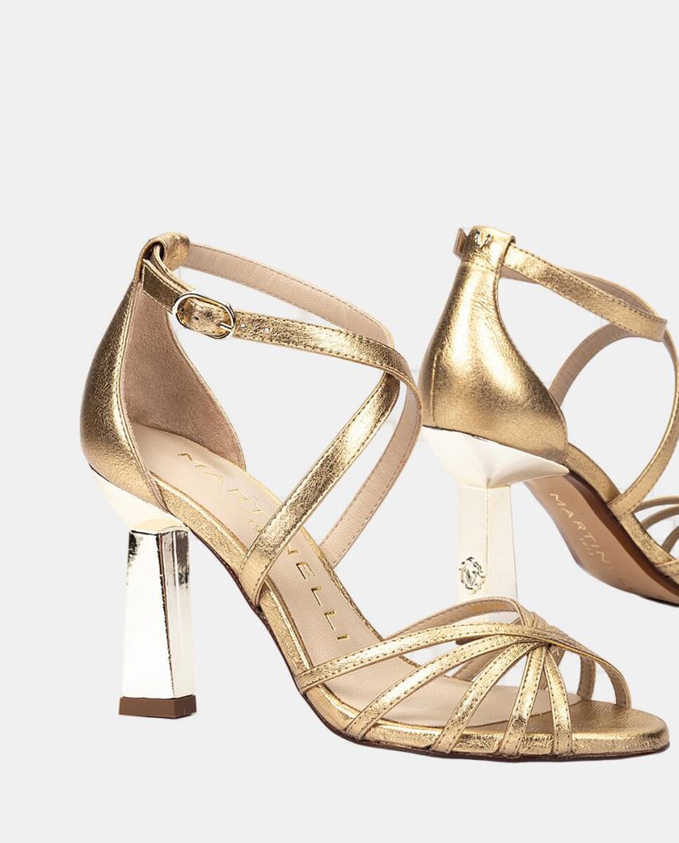 Sandálias em Pele com Tacão Ouro-2