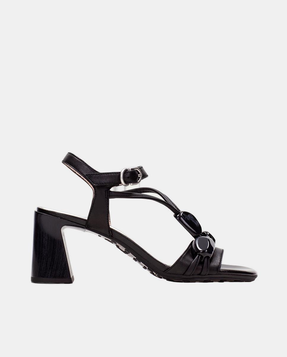 Imagem 0 de Sandálias de Salto em Pele com Adorno de Pedras