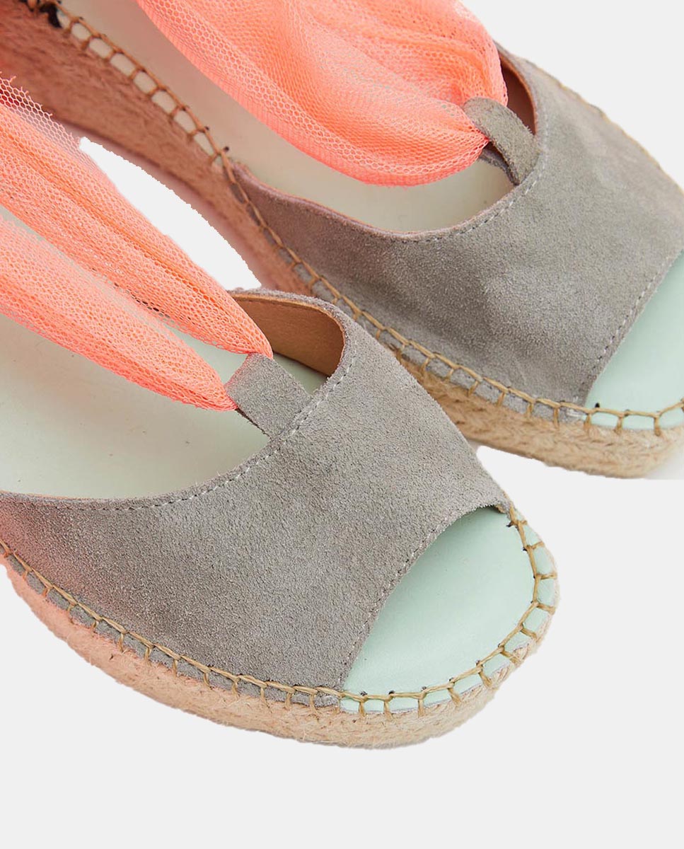 Alpercatas em Pele com Cunha de Tule Fluorescente Castanho taupe-4
