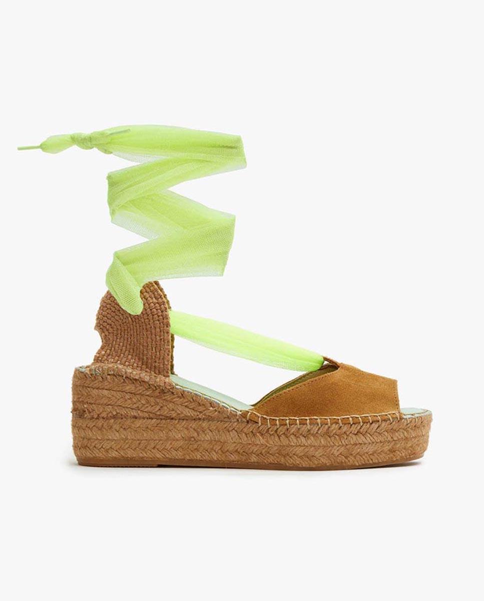 Imagem 0 de Alpercatas em Pele com Cunha de Tule Fluorescente