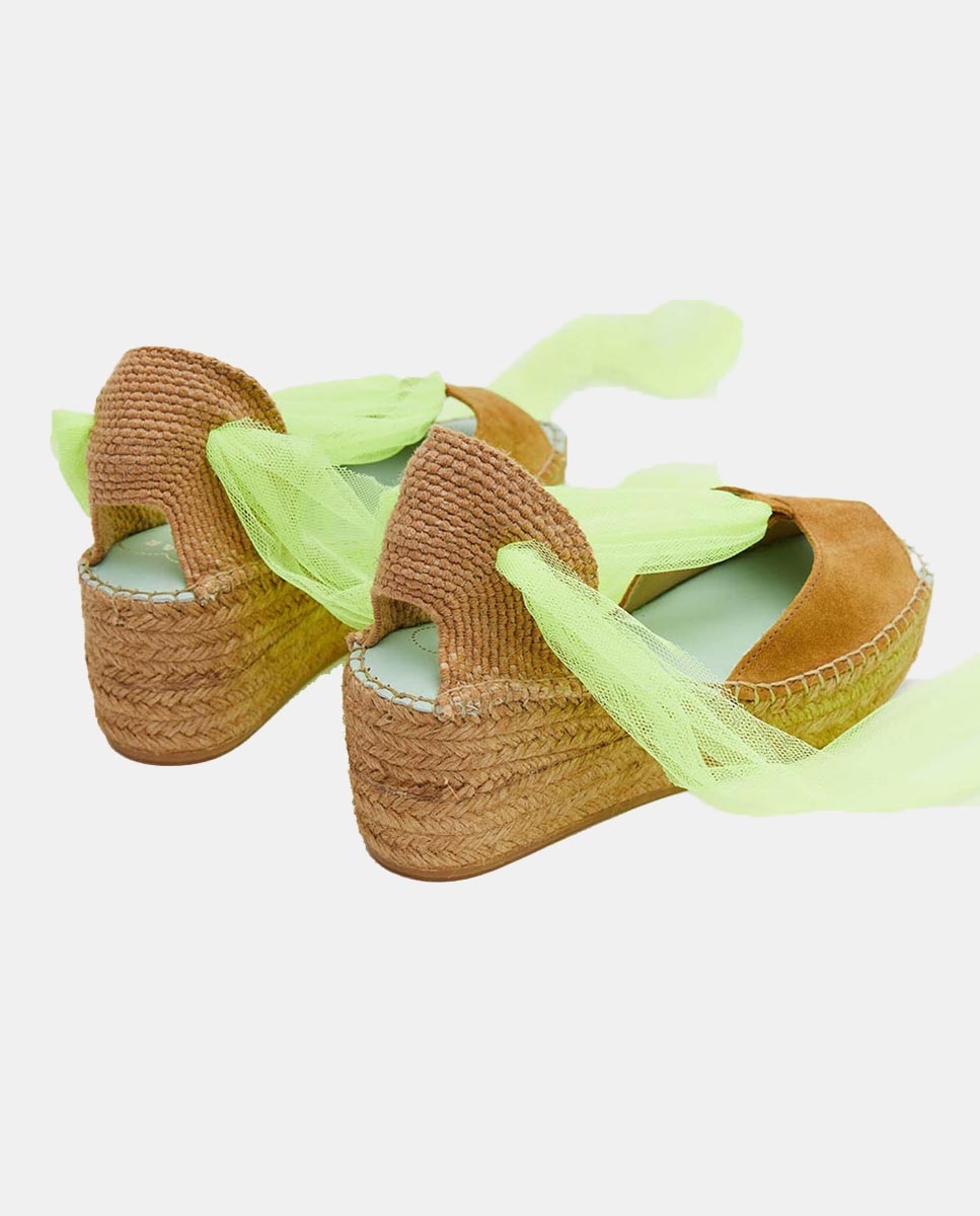 Alpercatas em Pele com Cunha de Tule Fluorescente Castanho caramelo-2