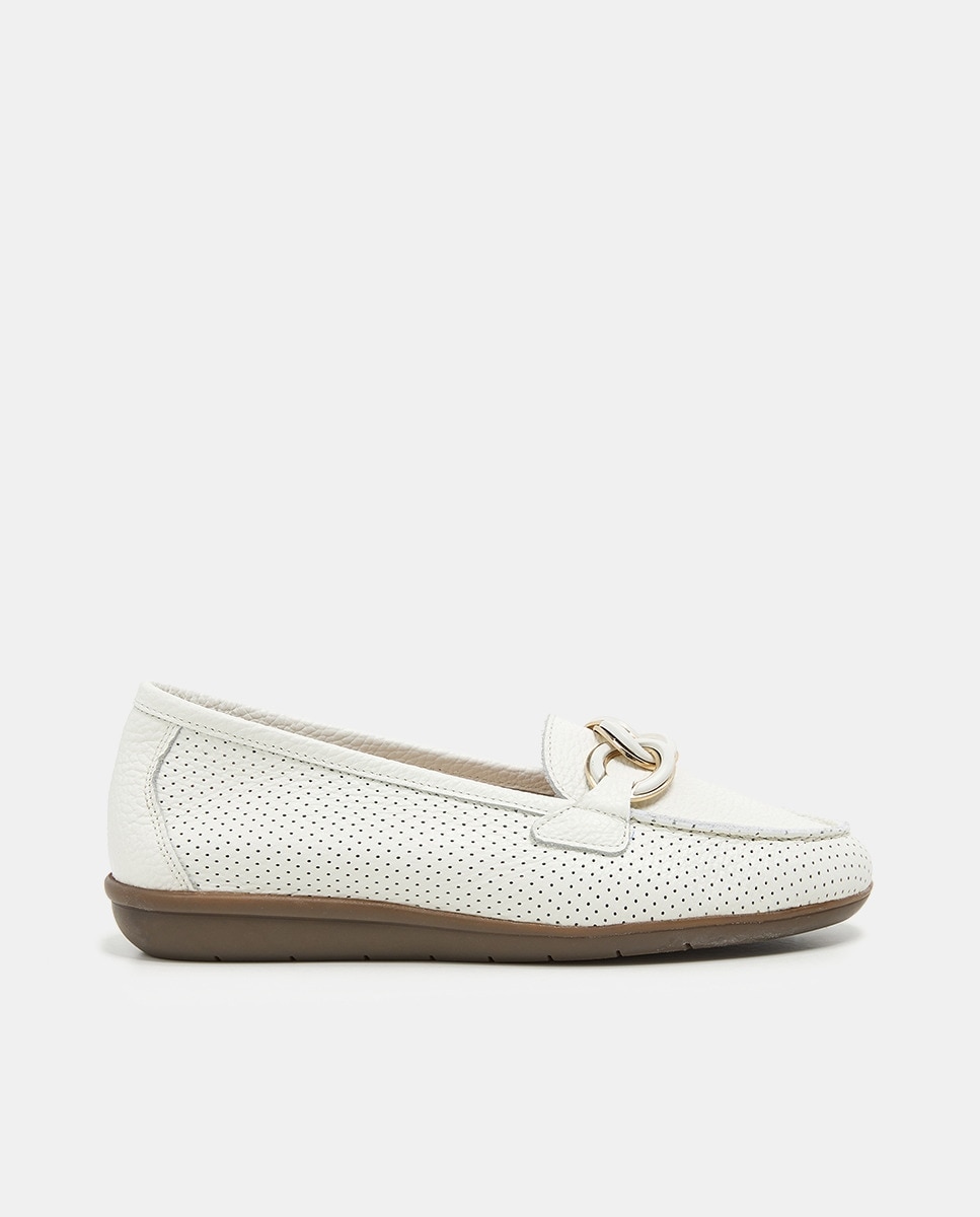 24HRS - Mocasín en piel blanca con cadena de eslabones.