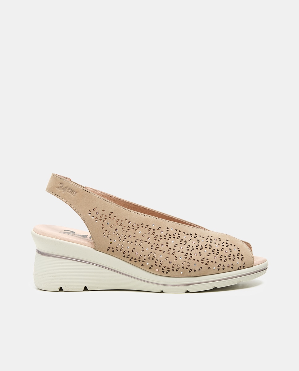 24HRS - Zapato tipo pee-toe en color arena con cristales.