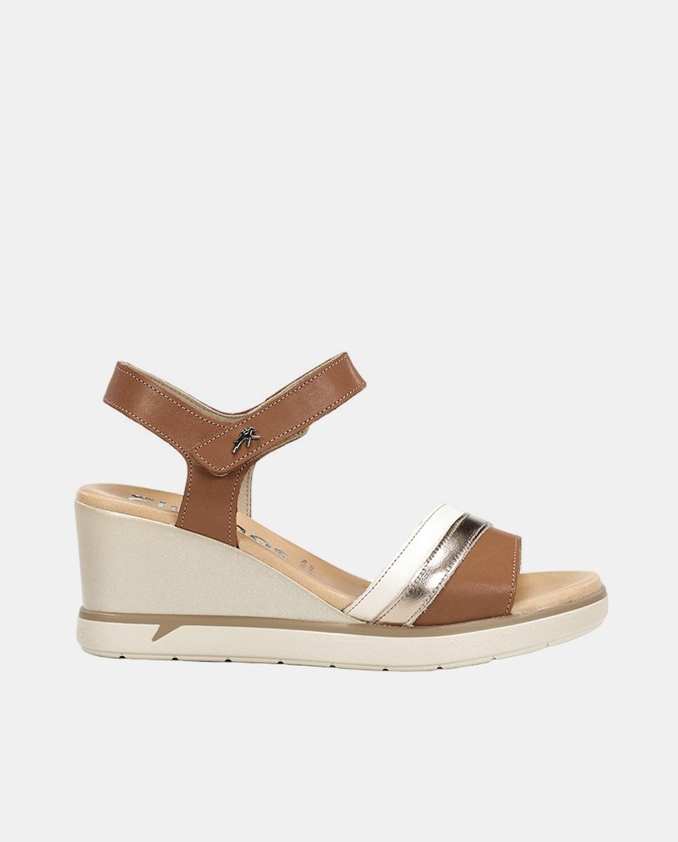 Imagem 0 de Sandálias em Pele com Fecho de Velcro