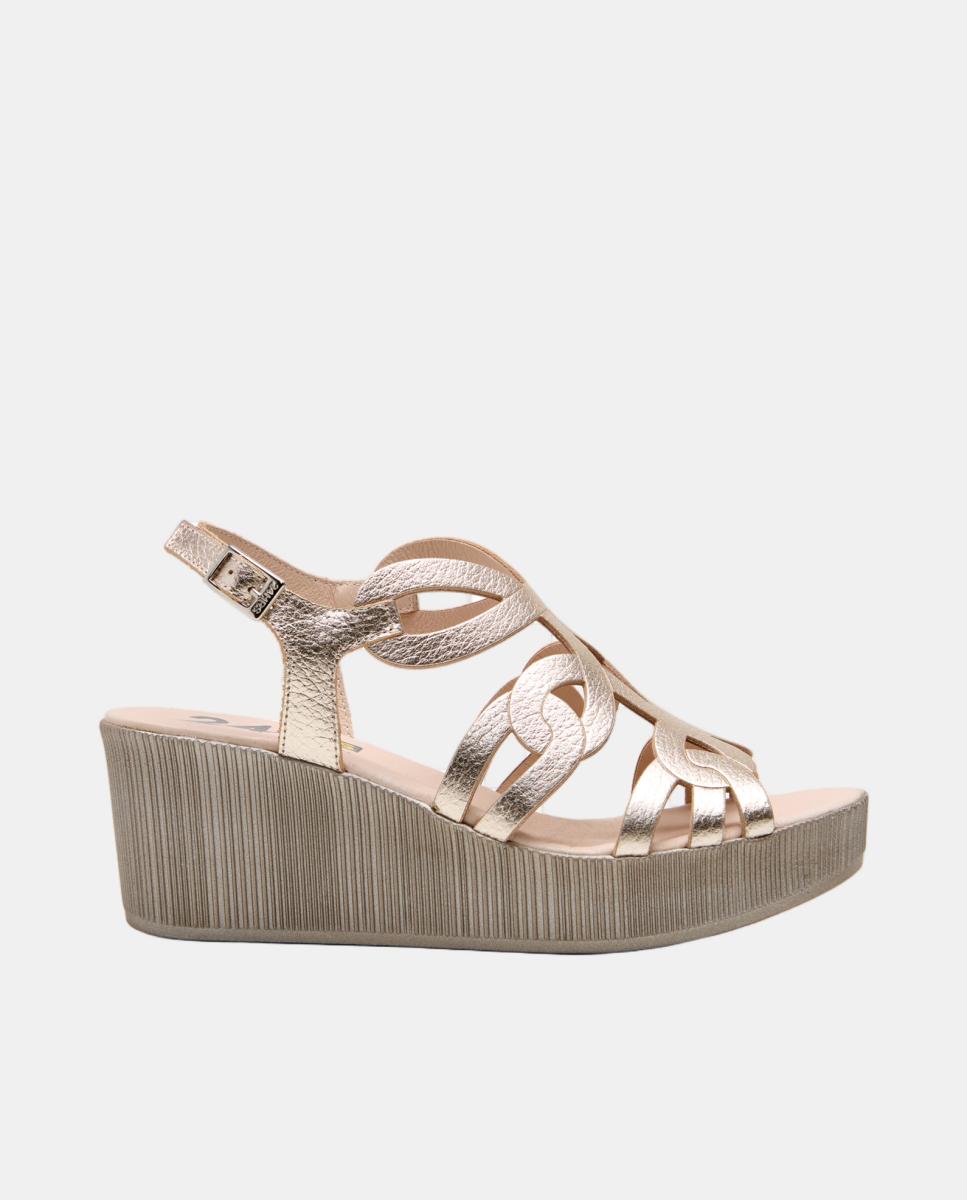 Imagem 0 de Sandálias de Cunha Alta em Pele Perfuradas - Platina