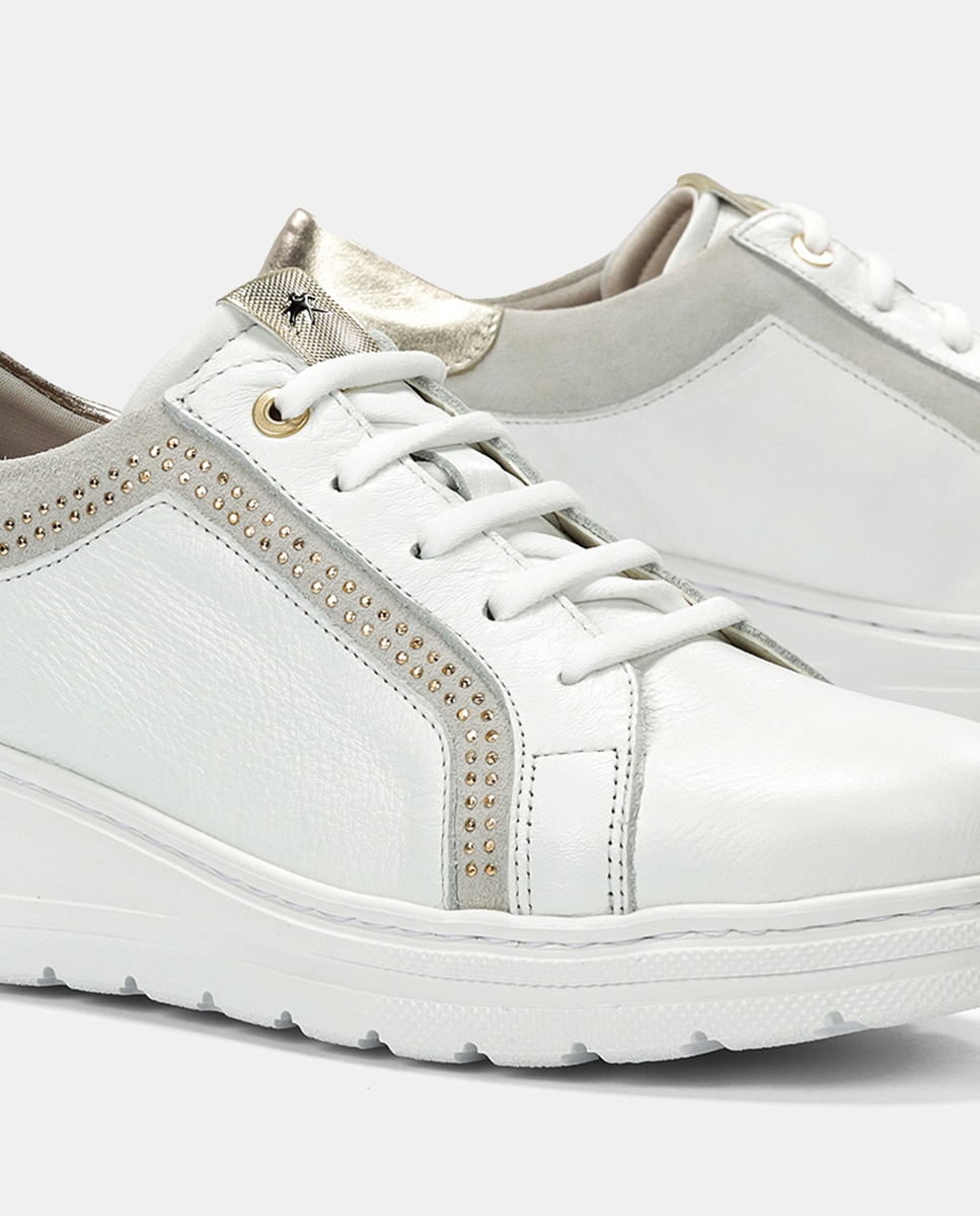 Sapatilhas em Pele com Atacadores Branco-7