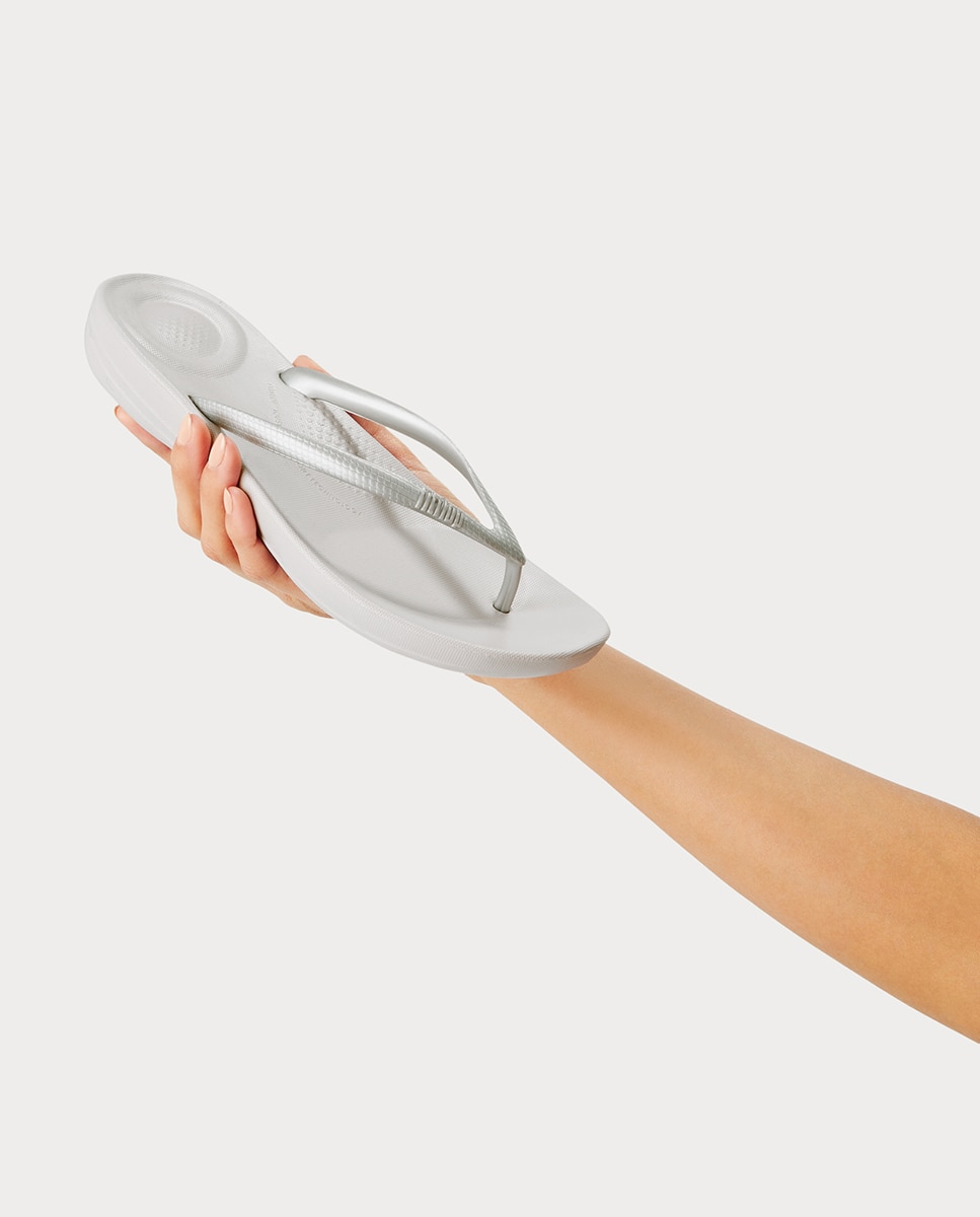 Sandálias Flip Flop Iqushion em TPU e EVA Prata-5