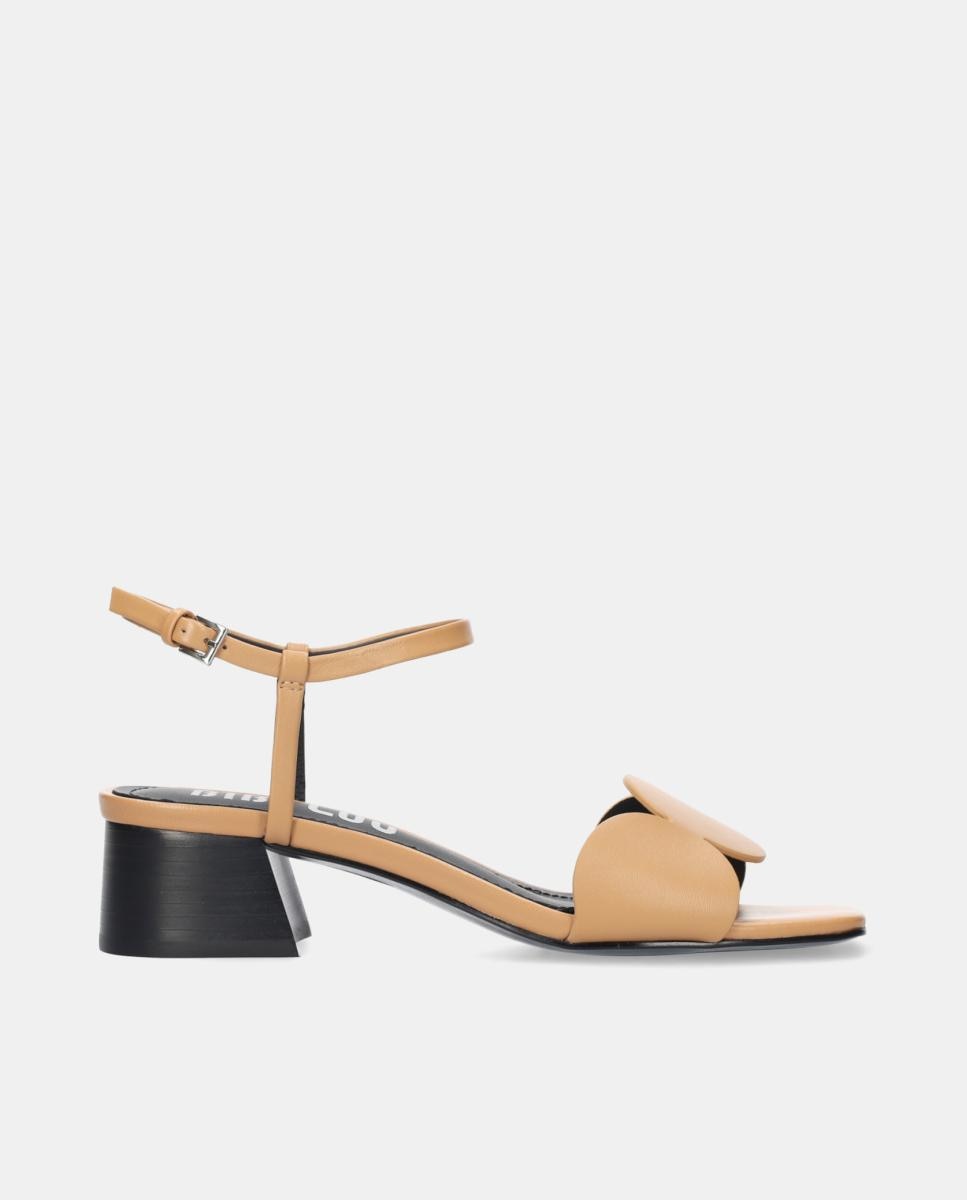 Imagem 0 de Sandálias de Salto em Pele