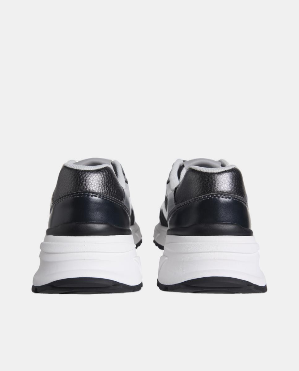 Sapatilhas Tipo Runner com Detalhes em Mesh e Detalhes Metalizados Preto-4