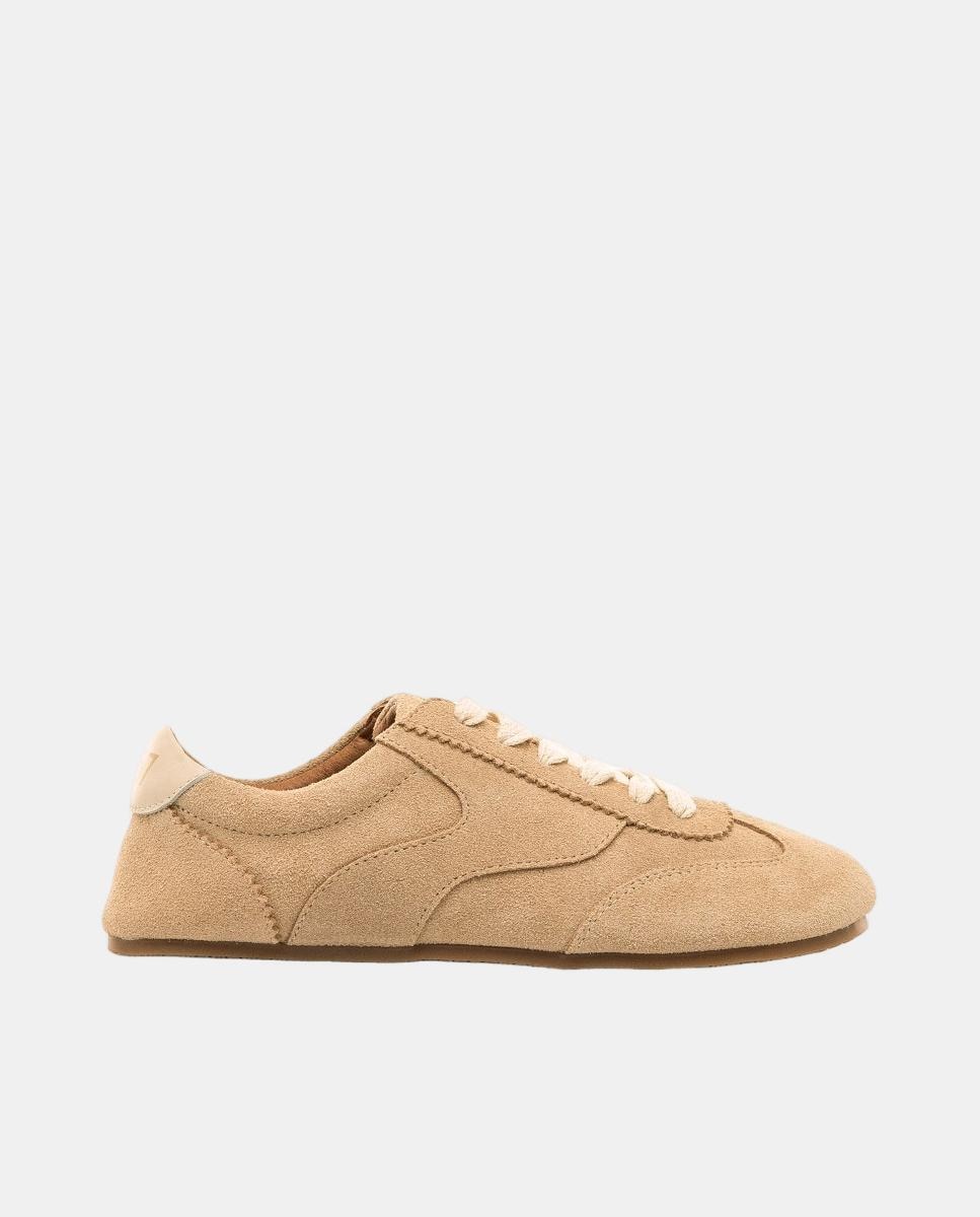 Mustang - Zapatillas confort de mujer en piel de serraje con piso barefoot.
