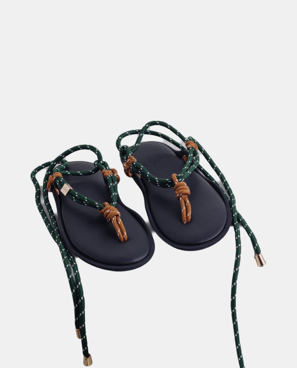 Imagem 0 de Sandálias com Cordas