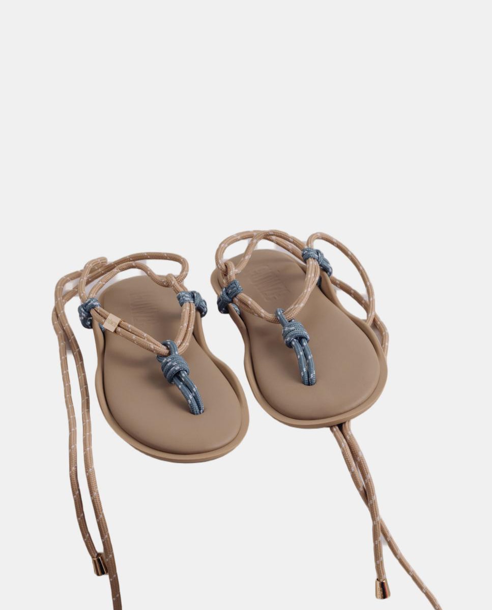 Imagem 0 de Sandálias com Cordas