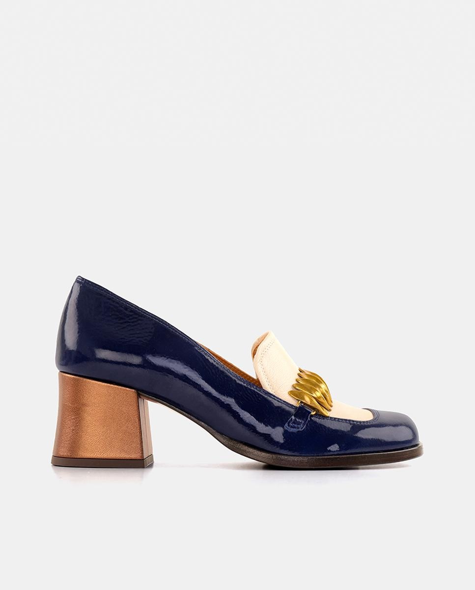 Imagem 0 de Sapatos de Mulher em Pele com Salto e Adorno