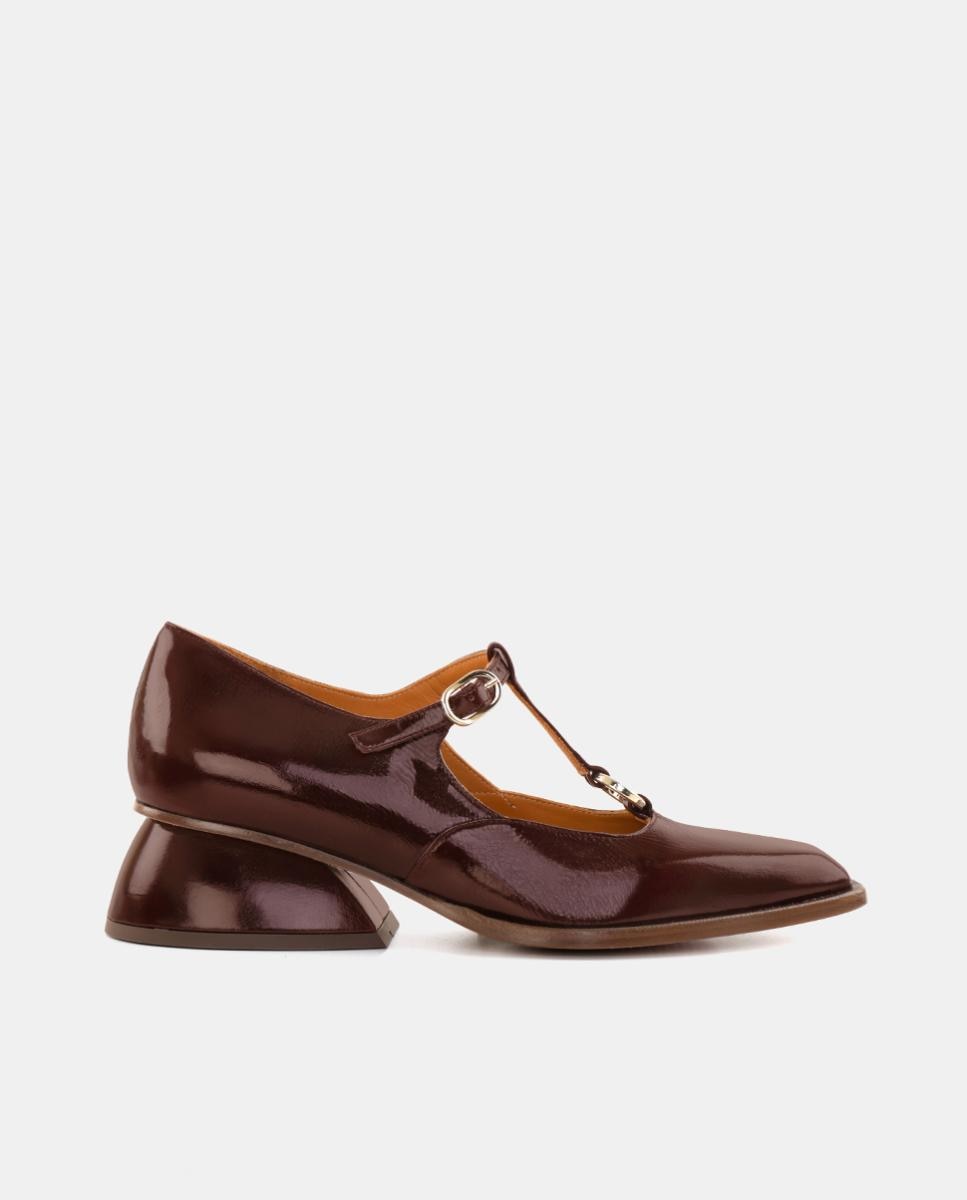Imagem 0 de Sapatos de Mulher em Pele com Salto e Fecho de Fivela