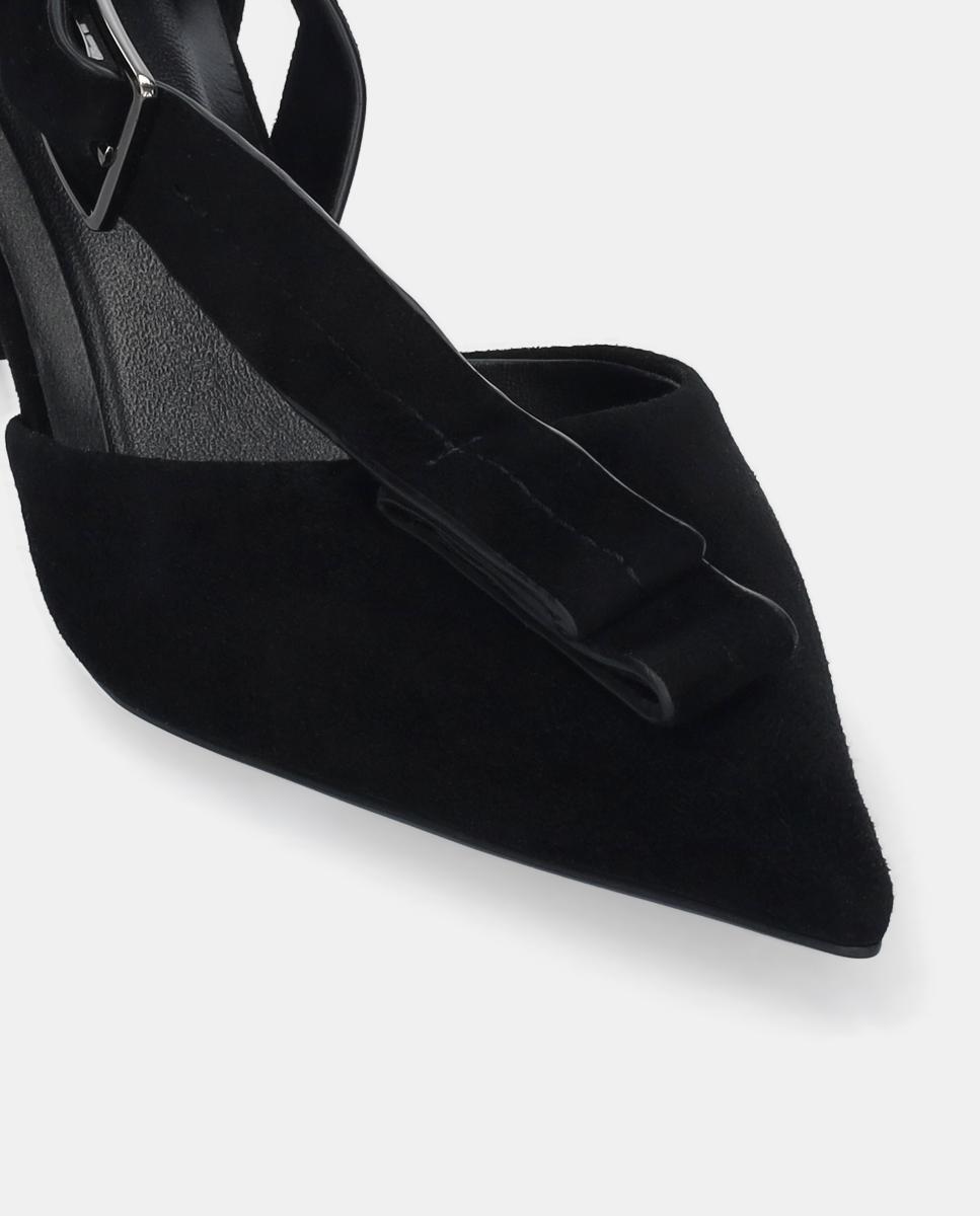 Sapatos em Camurça com Detalhe de Laço Preto-3