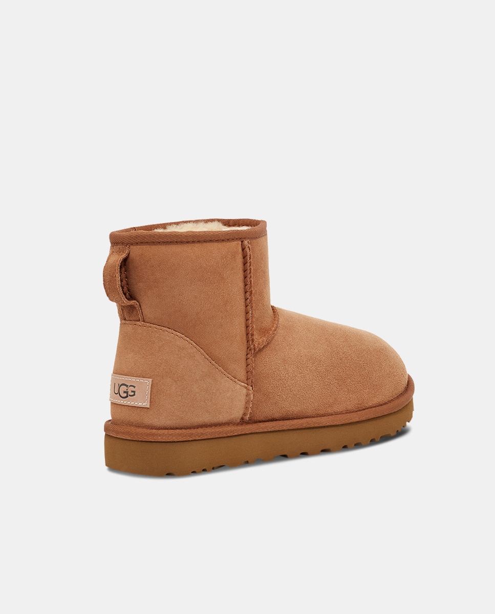 Botas Classic Mini II de Camurça com Forro Interior de Pelo Camel-2