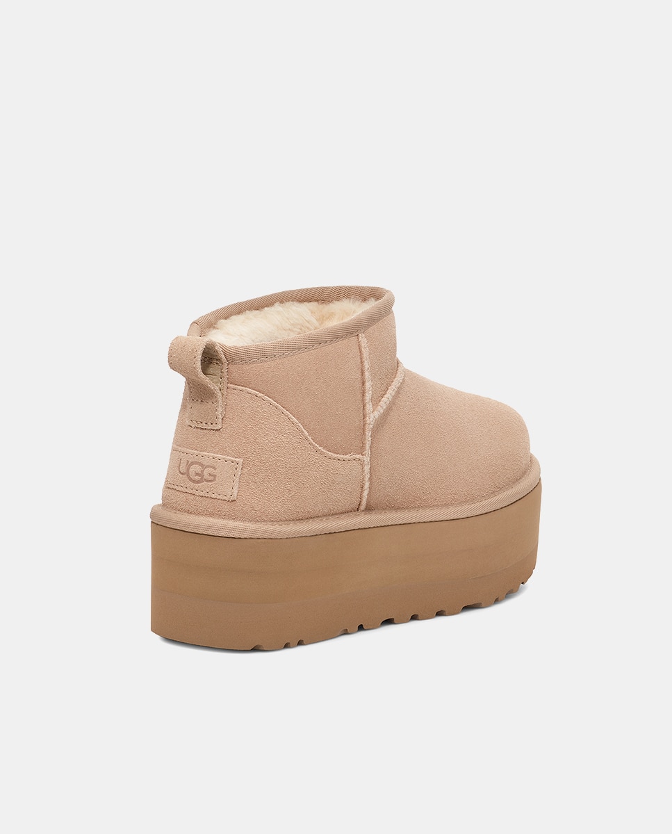 Botins Classic Ultra Mini com Plataforma e em Pele Bege-6