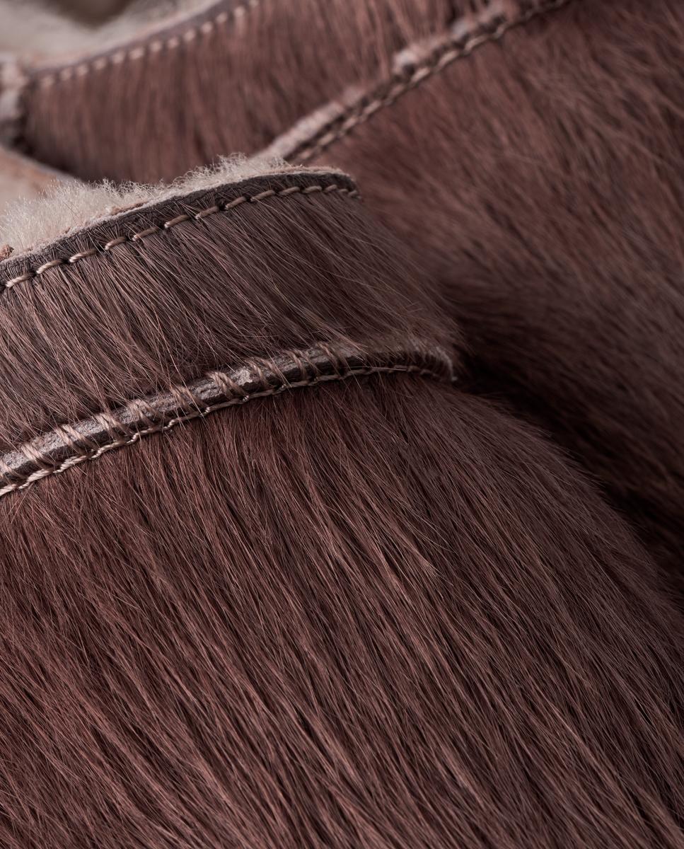 Botins Rasos Clássicos Forrados em Pelo Micro Calf Hair Pedra Natural-4