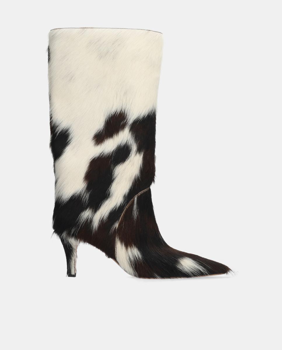 Imagem 0 de Botas em Pele com Biqueira Pontiaguda