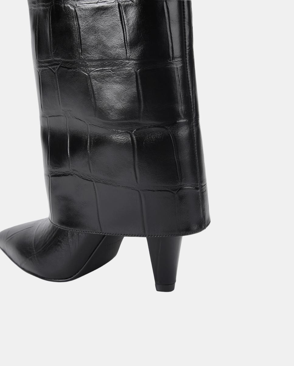 Botas Altas em Pele Texturizada com Fivela e Biqueira Pontiaguda Preto-4