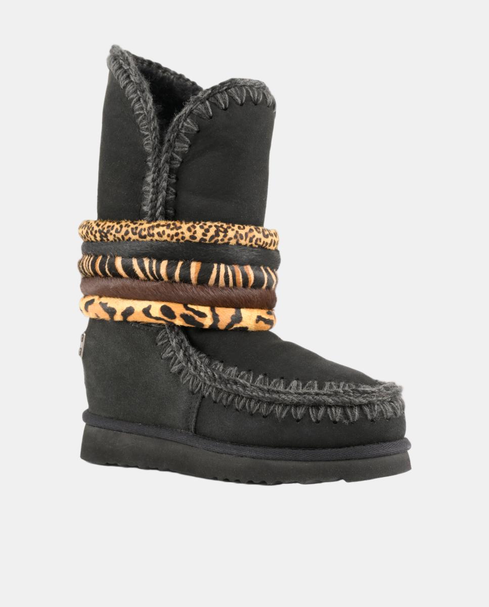 Botas em Pele de Ovelha com Dupla Face, Cunha Interna e Detalhe de Braceletes Preto-2