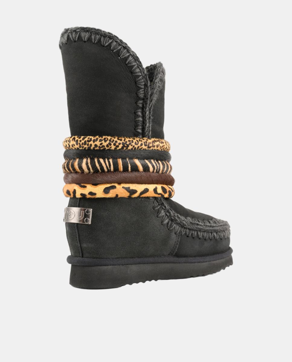 Botas em Pele de Ovelha com Dupla Face, Cunha Interna e Detalhe de Braceletes Preto-3
