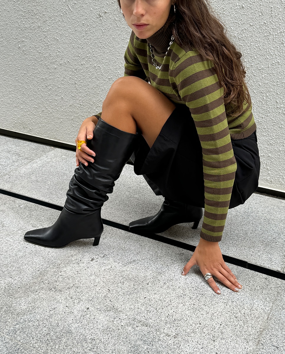 Botas Altas em Pele com Salto Kitten Preto-8