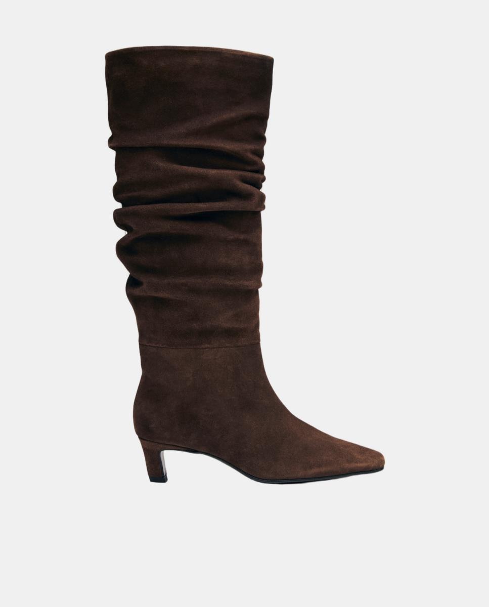 Imagen 0 de Botas altas de mujer en ante con tacón kitten Marrón oscuro