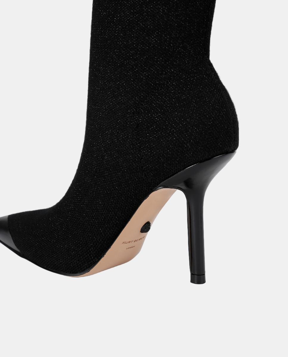 Botas Tipo Meia com Salto Fino e Biqueira Pontiaguda Preto-4