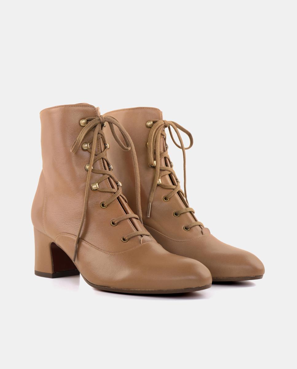 Botas de Mulher em Pele de Cano Baixo com Salto e Atacadores Castanho caramelo-2
