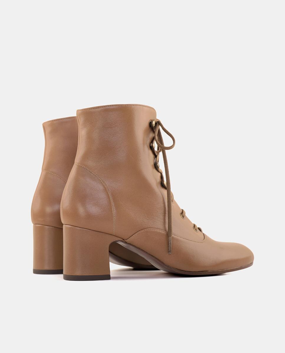 Botas de Mulher em Pele de Cano Baixo com Salto e Atacadores Castanho caramelo-3